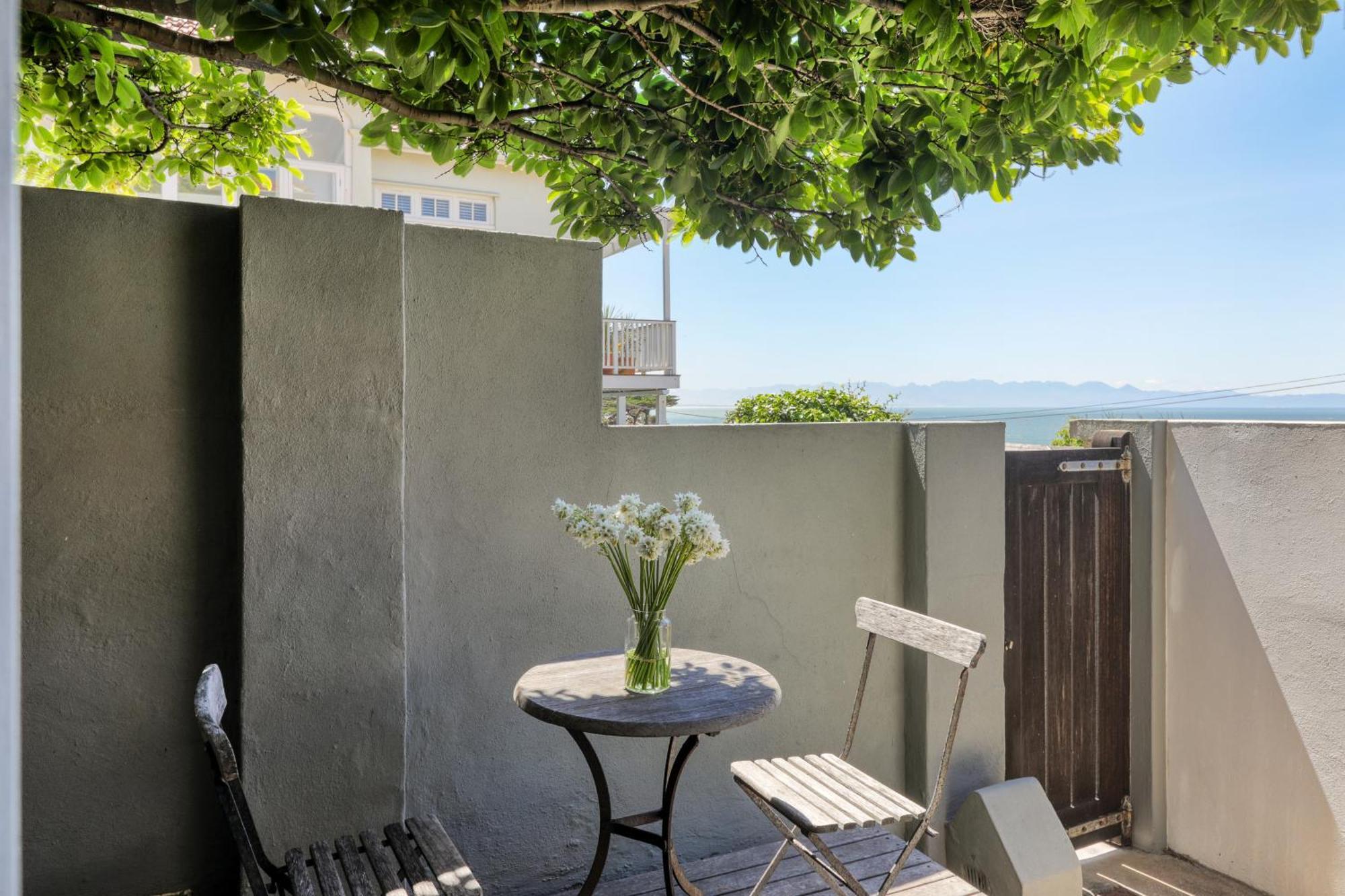 Behr Road Apartment With Sea View Patio 开普敦 外观 照片